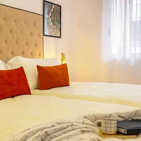 Pink Puerto Apartment